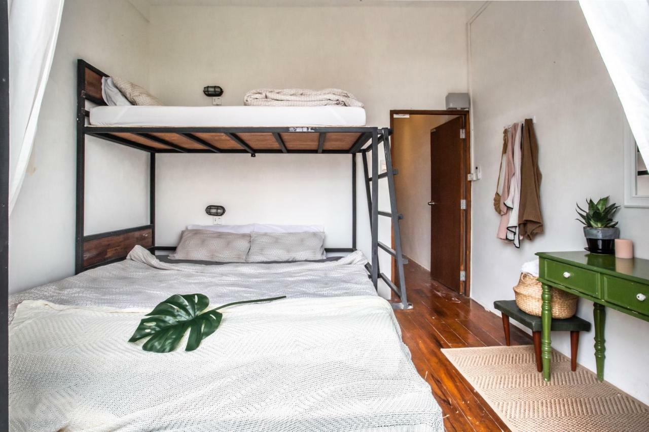 Klong House Hostel กรุงเทพมหานคร ภายนอก รูปภาพ